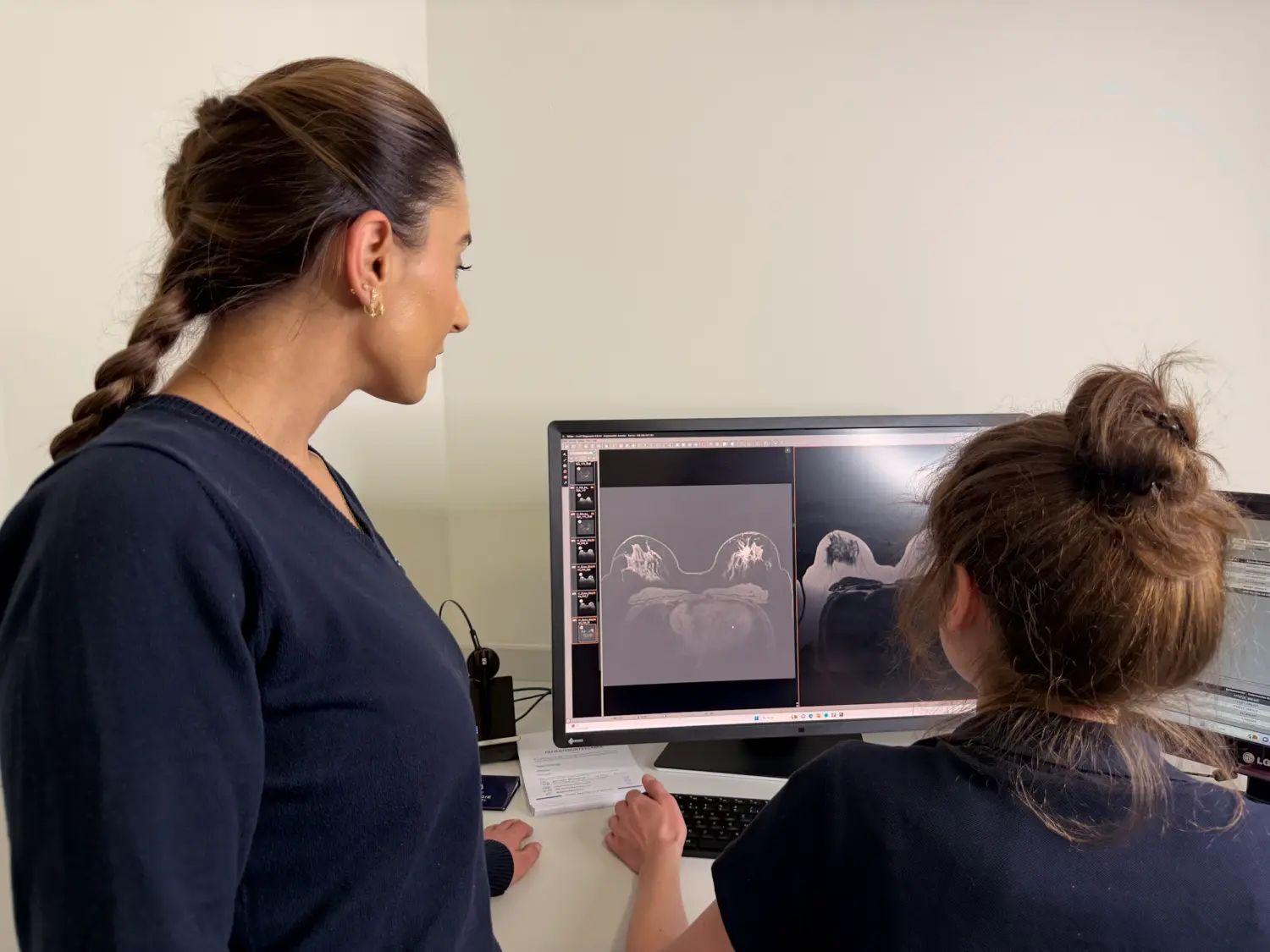 MRT Brust mit hochaufgelösten Bilder